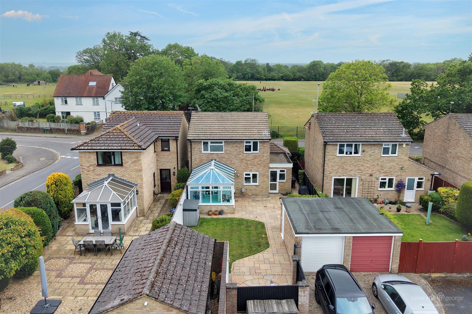 3 bed property in Little Heath Road, Reading